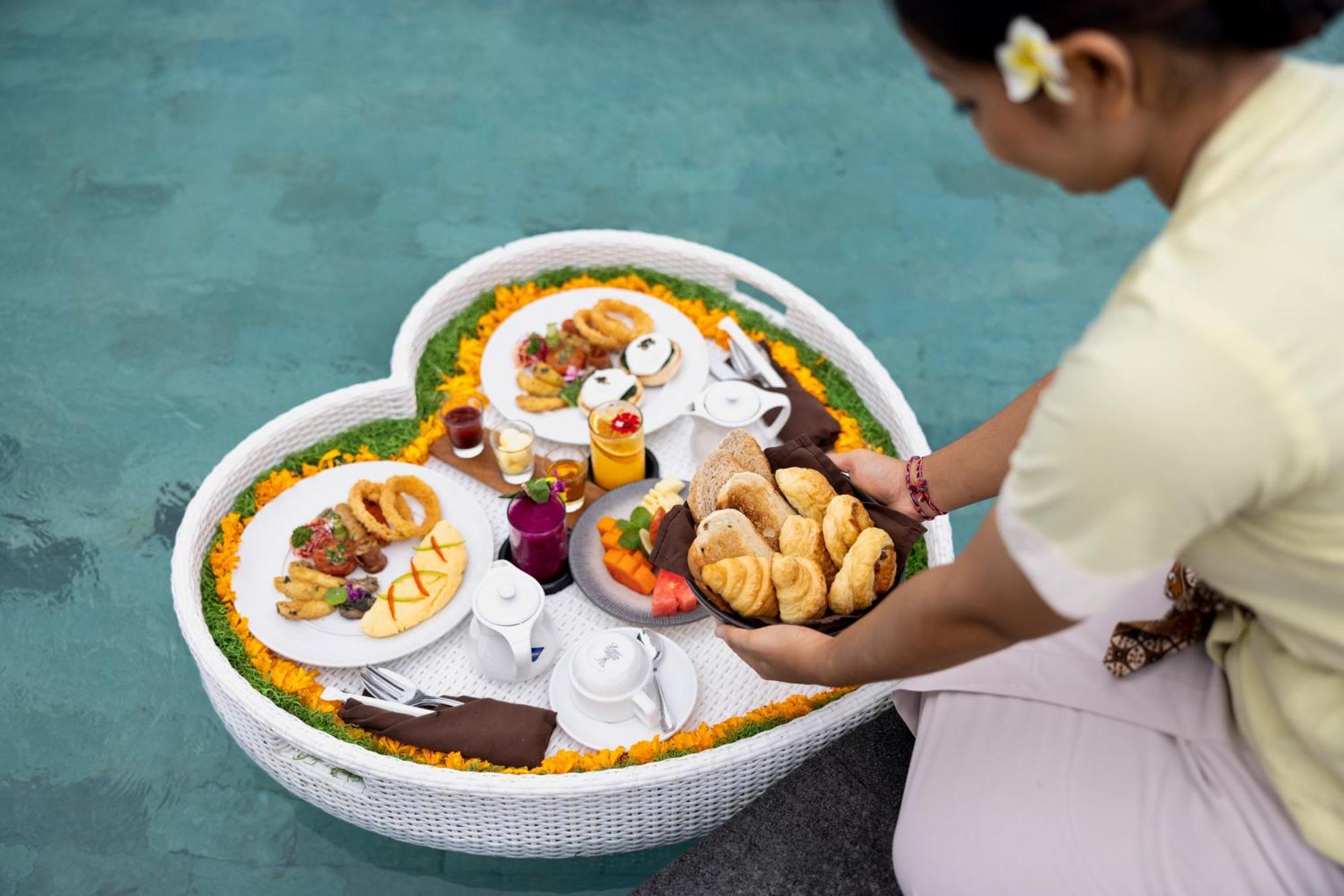 Swan Paradise A Pramana Experience กีอันยาร์ ภายนอก รูปภาพ