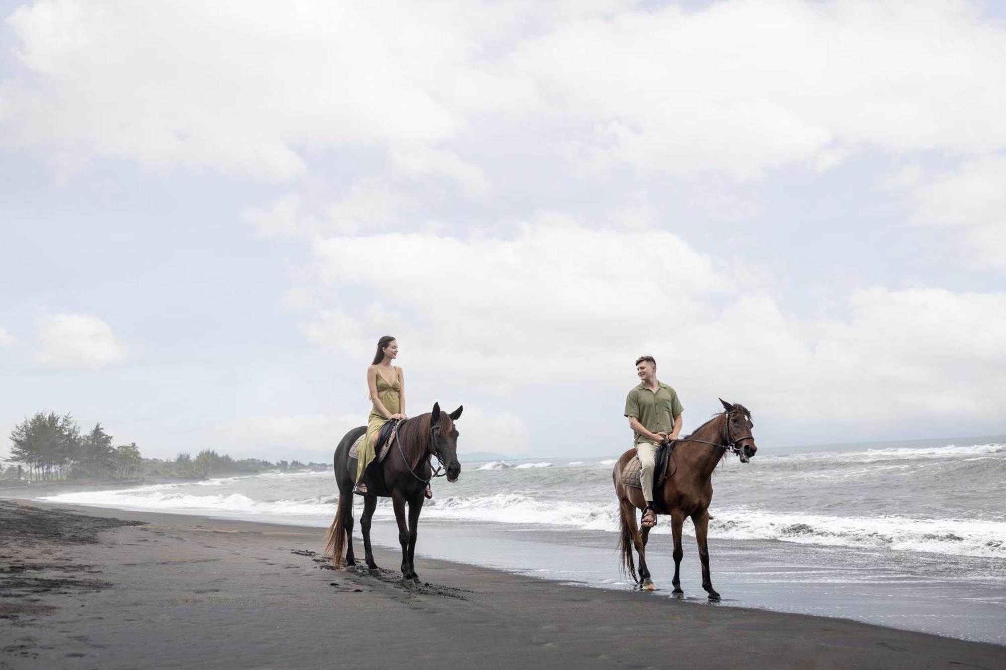 Swan Paradise A Pramana Experience กีอันยาร์ ภายนอก รูปภาพ